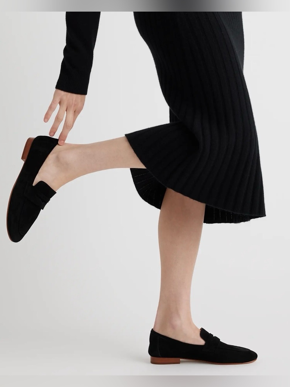 BRAND NEW Quince Italian Suede Penny Loafer, Size 7.5 (Black) - Picture 7 of 10